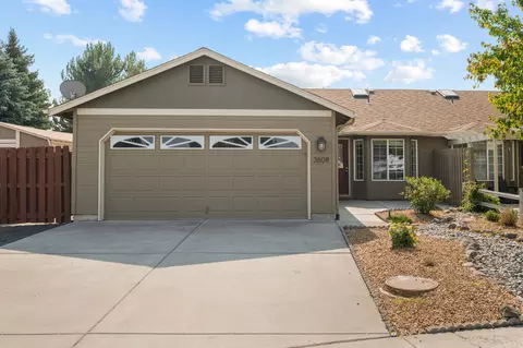 3608 SW Bobby Jones Ct, Redmond, OR 97756