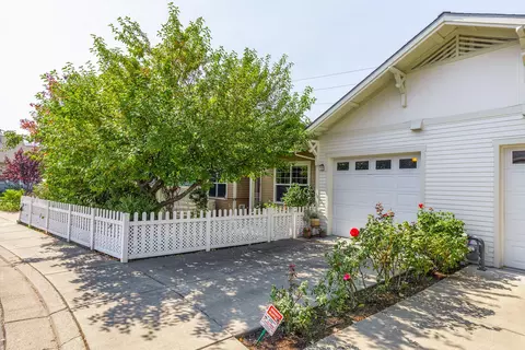 855 Stony Pt, Ashland, OR 97520
