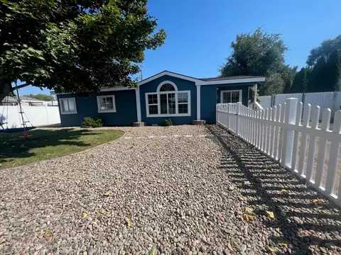 3326 Barry Ave, Klamath Falls, OR 97603