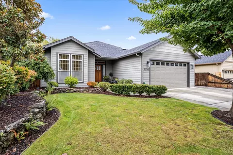 1934 Layla Dr, Medford, OR 97501