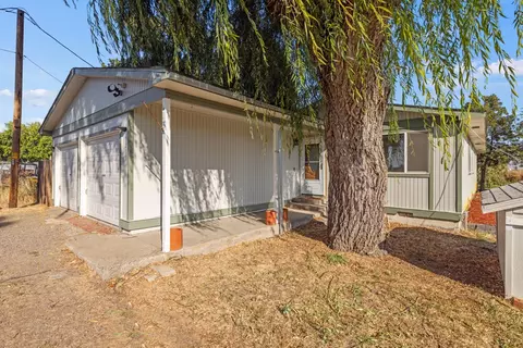 1255 Morningside Ln, Klamath Falls, OR 97603