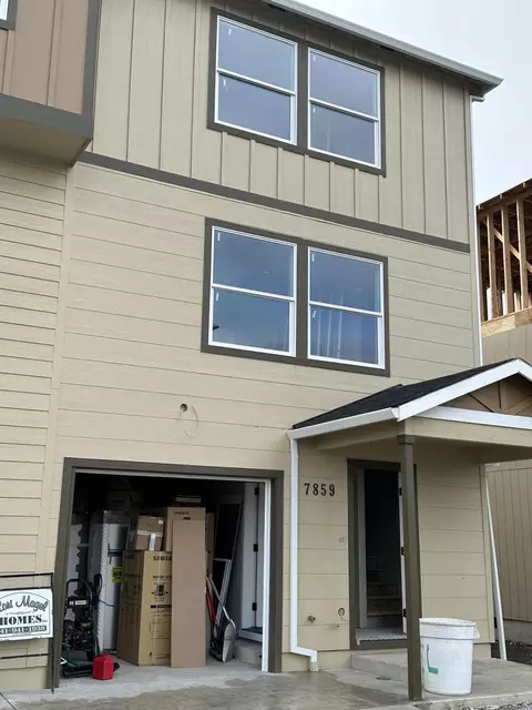 7859 28th St, White City, OR 97503