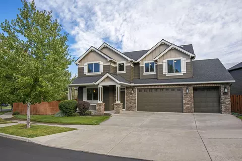 20481 Jacklight Ln, Bend, OR 97702