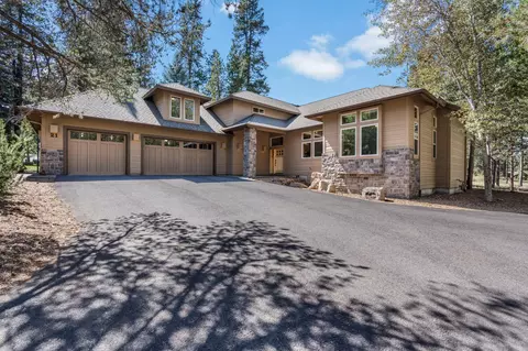 57683 Tan Oak Ln #21, Sunriver, OR 97707