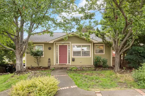 84 Pine St, Ashland, OR 97520