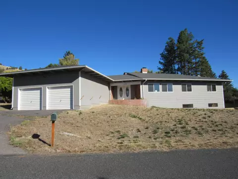1107 Mcclellan Dr, Klamath Falls, OR 97603