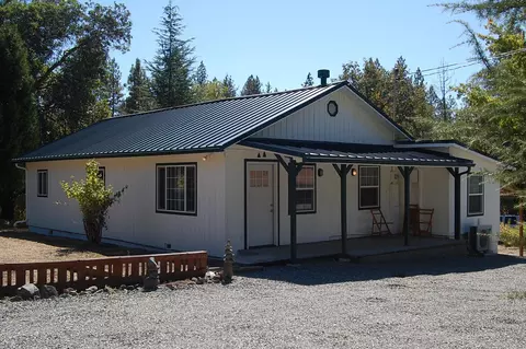 7200 Monument Dr, Grants Pass, OR 97526