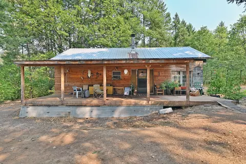 3001 Davis Creek Rd, Selma, OR 97538