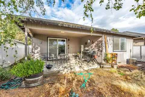 404 Canyon Way, Eagle Point, OR 97524 photo 21