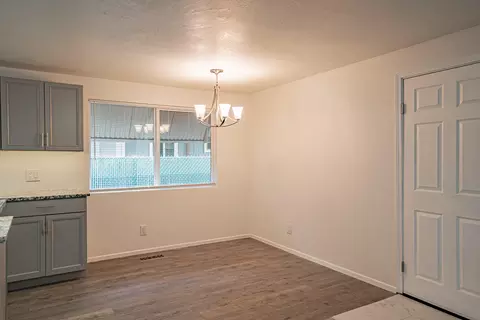 393 Elm Way, Eagle Point, OR 97524 photo 8