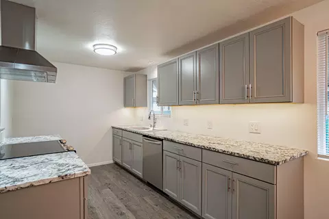 393 Elm Way, Eagle Point, OR 97524 photo 10
