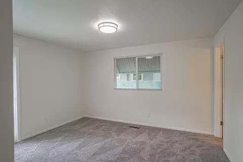 393 Elm Way, Eagle Point, OR 97524 photo 13