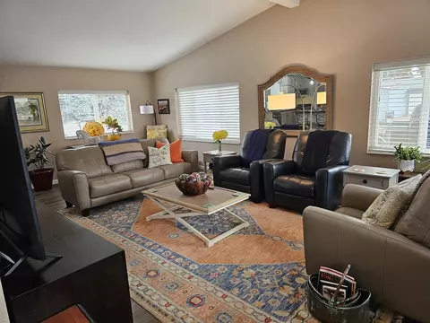 555 Freeman Rd #202, Central Point, OR 97502 photo 3