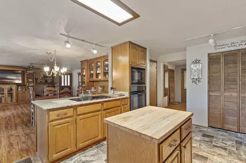 386 Greentree Loop, Grants Pass, OR 97527 photo 7
