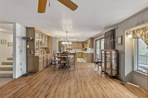 386 Greentree Loop, Grants Pass, OR 97527 photo 3