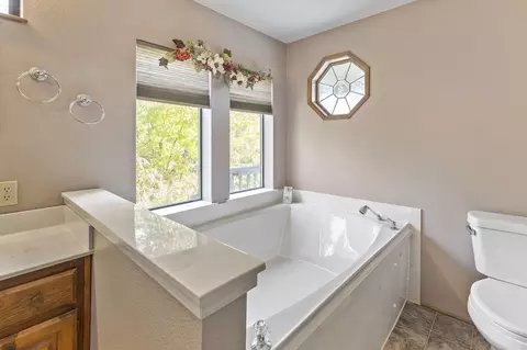 386 Greentree Loop, Grants Pass, OR 97527 photo 12