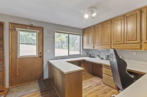 386 Greentree Loop, Grants Pass, OR 97527 photo 17