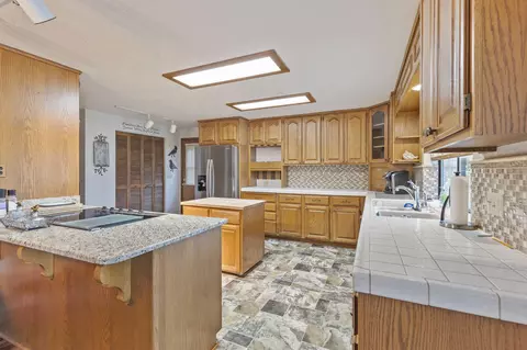 386 Greentree Loop, Grants Pass, OR 97527 photo 9