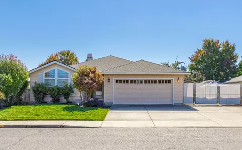 310 Willow Bend Way, Central Point, OR 97502