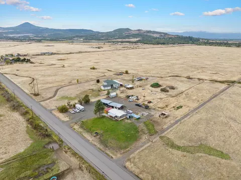 253 Meridian Rd, Eagle Point, OR 97524 photo 5