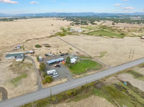 253 Meridian Rd, Eagle Point, OR 97524 photo 6