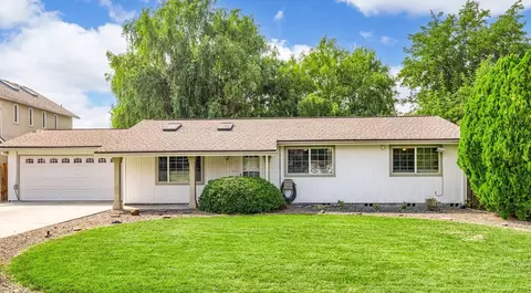 2947 Tahitian Ave, Medford, OR 97504