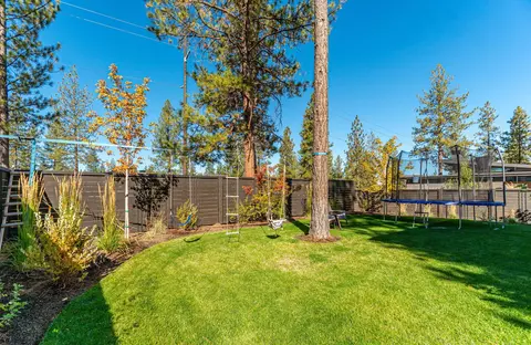 1193 NW Singleton Pl, Bend, OR 97703 photo 86