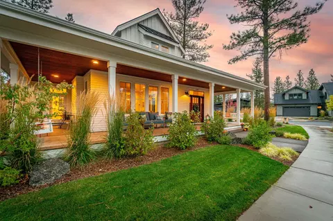 1193 NW Singleton Pl, Bend, OR 97703 photo 2