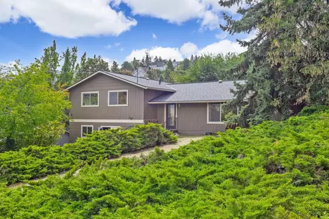 1161 Ashland Mine Rd, Ashland, OR 97520