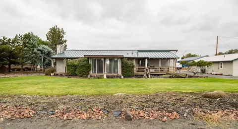 6433 SW Rose St, Culver, OR 97734