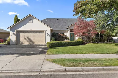 376 Robert Trent Jones Blvd, Eagle Point, OR 97524