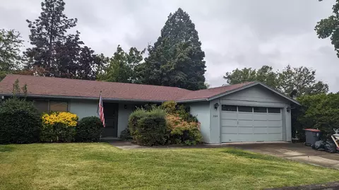 2824 La Mirada Dr, Medford, OR 97504