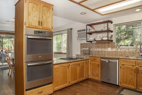 2006 Stringer Gap Rd, Grants Pass, OR 97527 photo 4