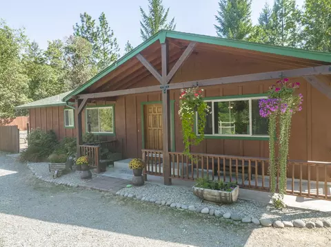 2006 Stringer Gap Rd, Grants Pass, OR 97527 photo 3