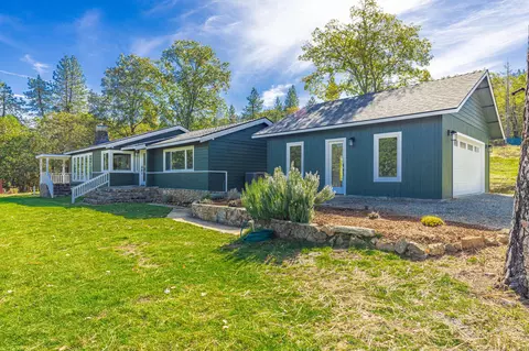 1546 Grays Creek Rd, Grants Pass, OR 97527