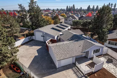 932 SE Polaris Ct, Bend, OR 97702