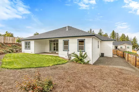 1300 Crestmont Pl, Eagle Point, OR 97524 photo 33