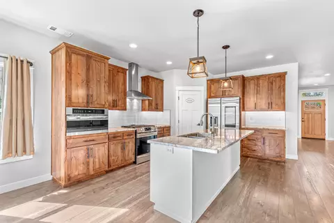 1300 Crestmont Pl, Eagle Point, OR 97524 photo 8