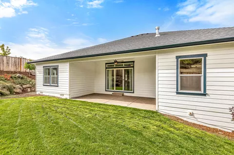 1300 Crestmont Pl, Eagle Point, OR 97524 photo 11