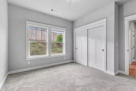 1300 Crestmont Pl, Eagle Point, OR 97524 photo 28