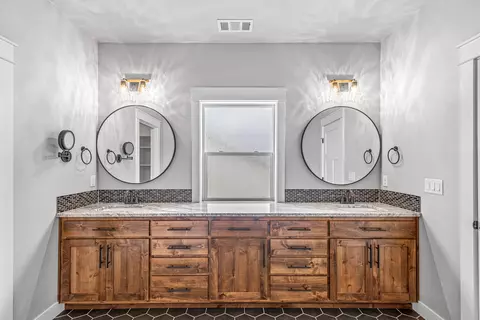 1300 Crestmont Pl, Eagle Point, OR 97524 photo 15