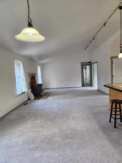 17330 Lively Ln, Bend, OR 97707 photo 6