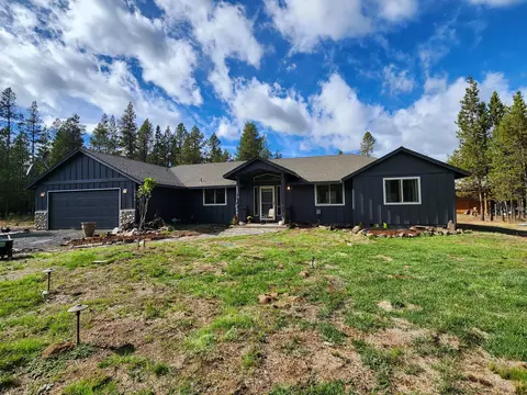 17330 Lively Ln, Bend, OR 97707
