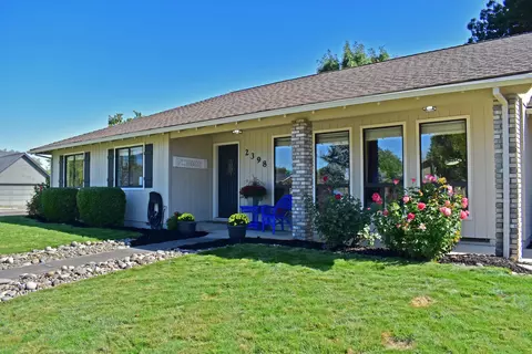 2398 Stillwater Ct, Medford, OR 97504