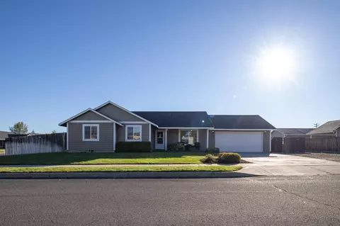 2068 NElk St, Prineville, OR 97754