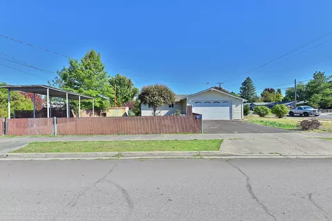1801 Roberts Rd, Medford, OR 97504