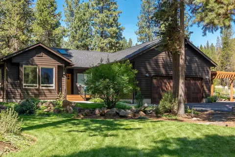 17822 Trader Ln, Bend, OR 97707