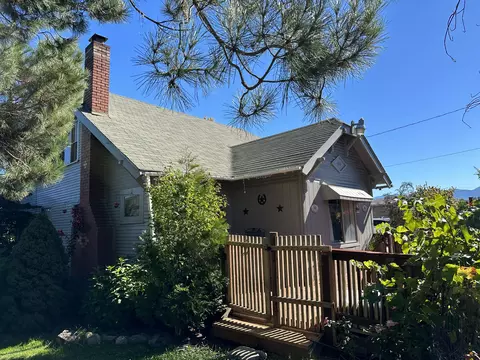 1001 Lozier Ln, Medford, OR 97501