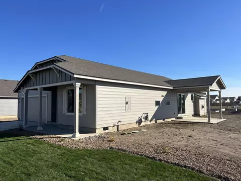 1306 NW Willow Parkway Rd #90, Madras, OR 97741