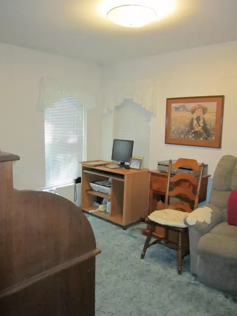 6080 Rogue River Dr, Eagle Point, OR 97524 photo 10